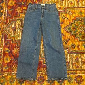 WORN ONCE Abercrombie Mid-Rise Loose Jean